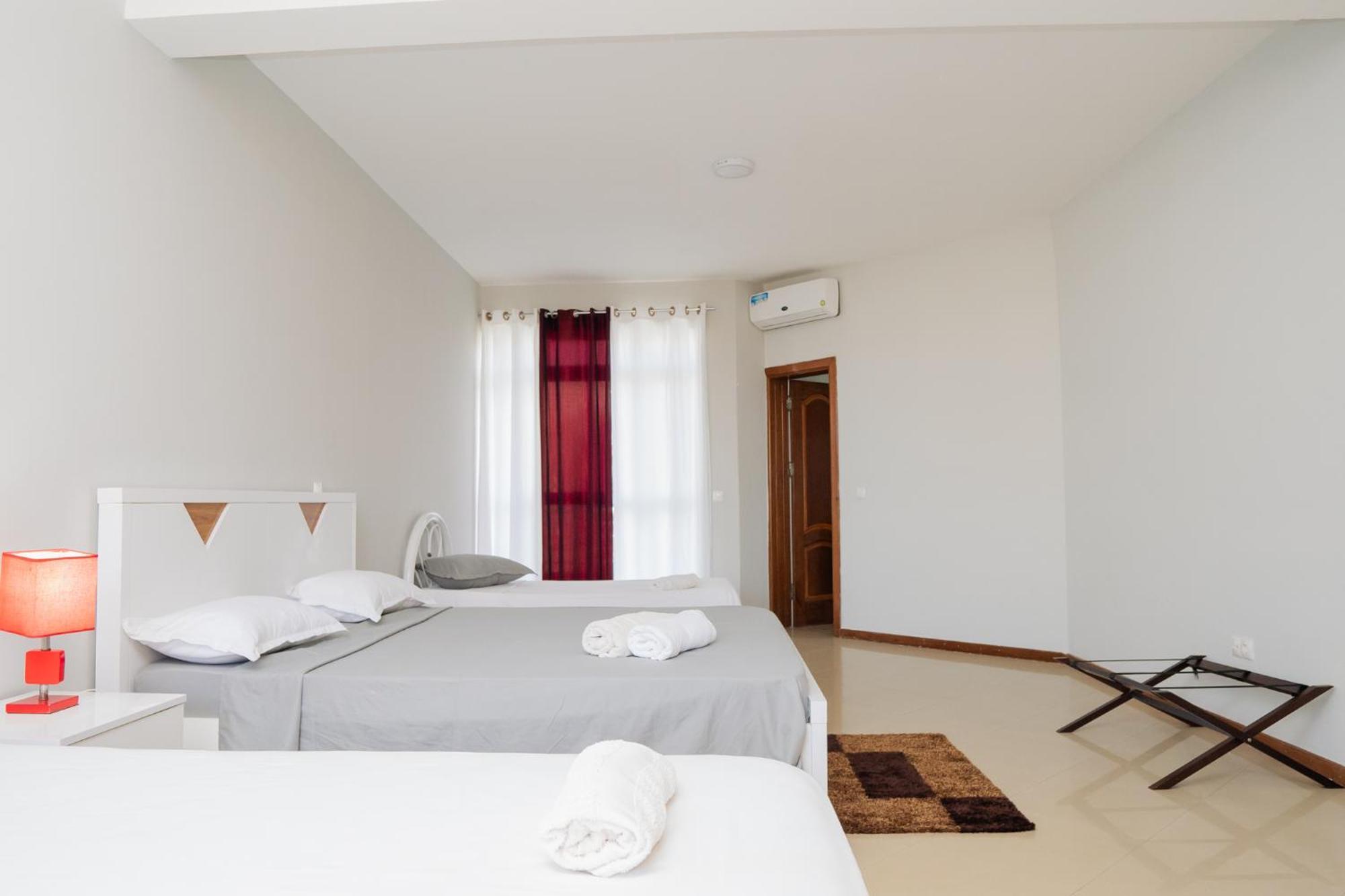 Praia Guest House Extérieur photo